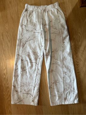 Garage camo sweatpants
